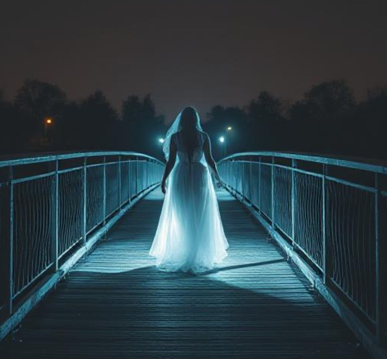 Woman In White Wax Melts